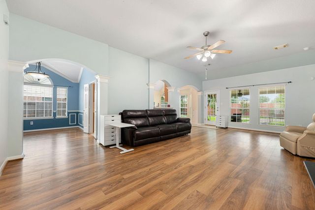 2231 Megellan Point Lane, Pearland, TX 77584