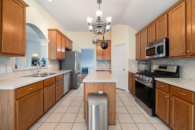 2231 Megellan Point Lane, Pearland, TX 77584