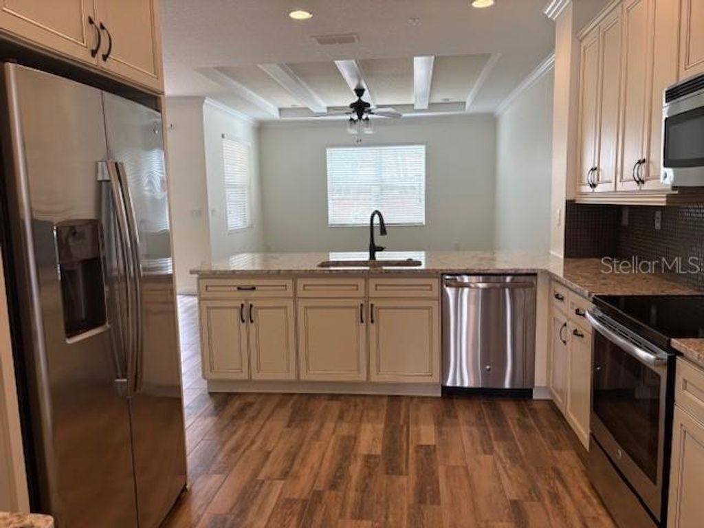 Image 5 of property listing at 1886 PIEDMONT PLACE, Lake Mary, FL 32746