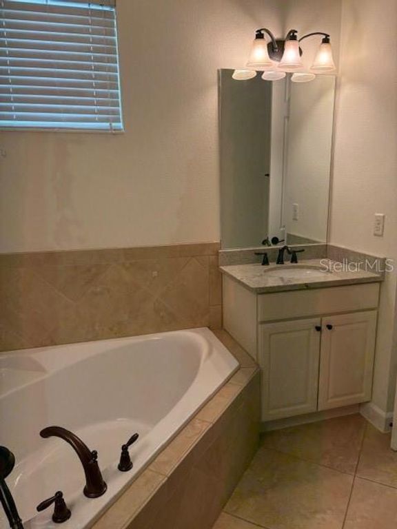 Image 9 of property listing at 1886 PIEDMONT PLACE, Lake Mary, FL 32746