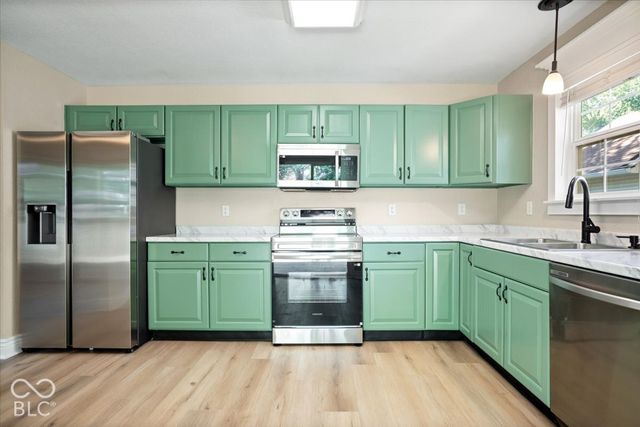 6630 Wilderness Trail, Fishers, IN 46038