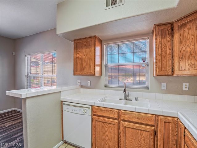 520 Arrowhead Trail 1111, Henderson, NV 89015