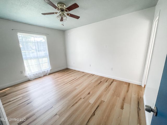 7400 Kentwood Drive, Biloxi, MS 39532