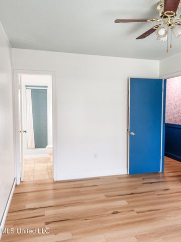 7400 Kentwood Drive, Biloxi, MS 39532