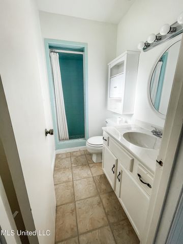 7400 Kentwood Drive, Biloxi, MS 39532