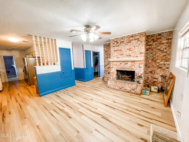 7400 Kentwood Drive, Biloxi, MS 39532