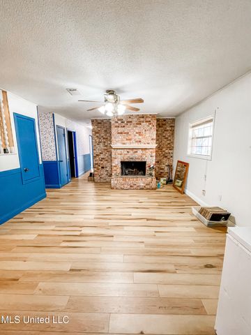 7400 Kentwood Drive, Biloxi, MS 39532