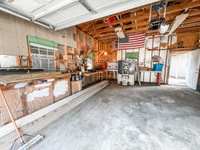 7400 Kentwood Drive, Biloxi, MS 39532