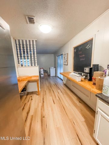 7400 Kentwood Drive, Biloxi, MS 39532