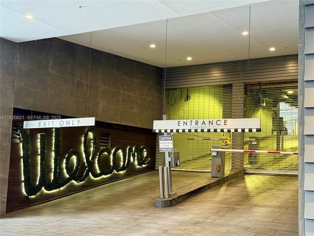 1080 Brickell Ave 2208, Miami, FL 33131