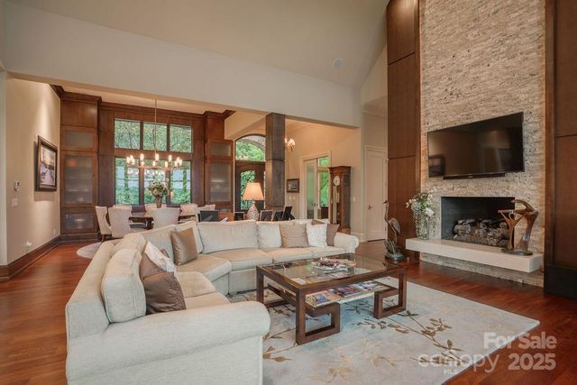 15 Water View Court, Travelers Rest, SC 29690