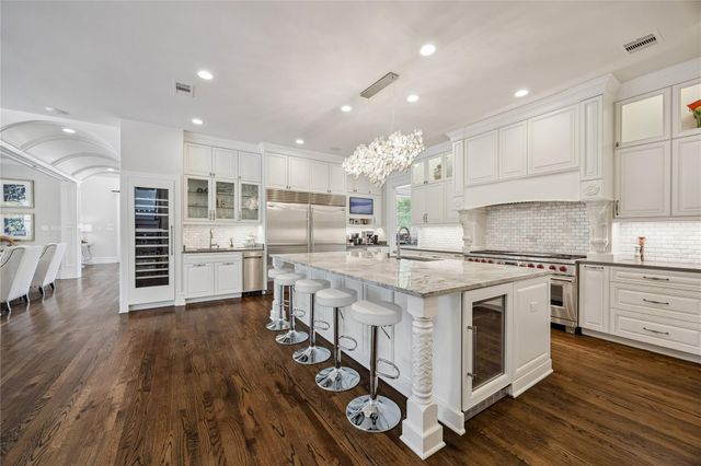 7818 Bellewood Drive, Houston, TX 77055