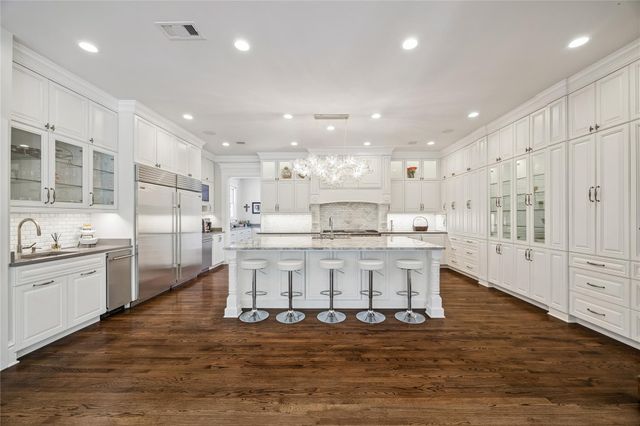 7818 Bellewood Drive, Houston, TX 77055