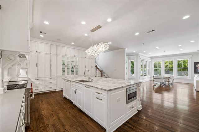7818 Bellewood Drive, Houston, TX 77055