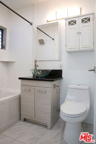 1145 Larrabee Street 10, West Hollywood, CA 90069