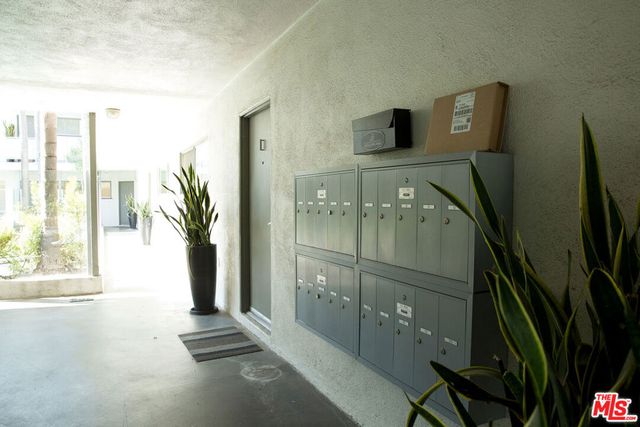 1145 Larrabee Street 10, West Hollywood, CA 90069
