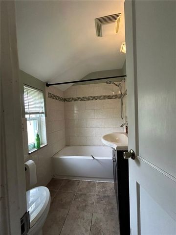 5360 Spring Valley DRIVE, Whitehall, PA 15236