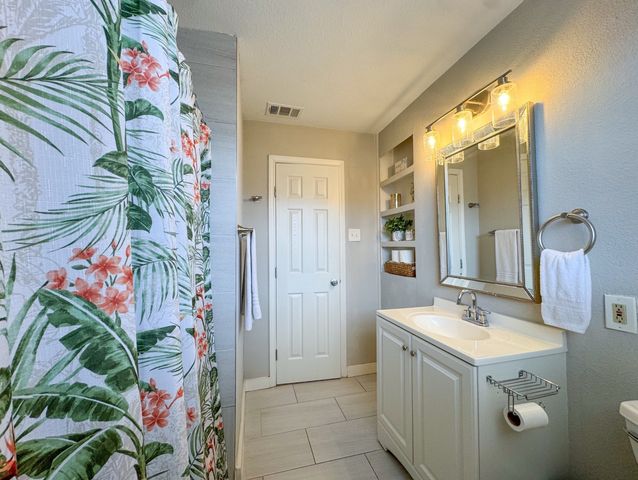 4515 S Horseshoe Trail, The Colony, TX 75056