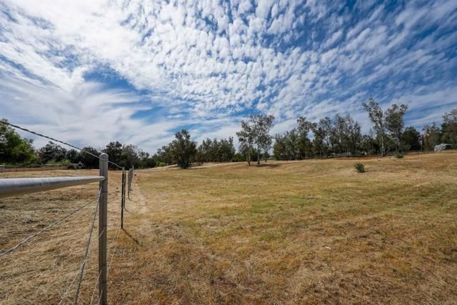 354 Magnolia Avenue, Ramona, CA 92065