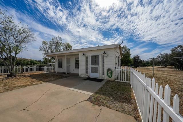 354 Magnolia Avenue, Ramona, CA 92065