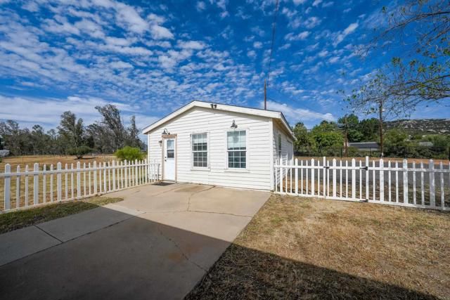 354 Magnolia Avenue, Ramona, CA 92065
