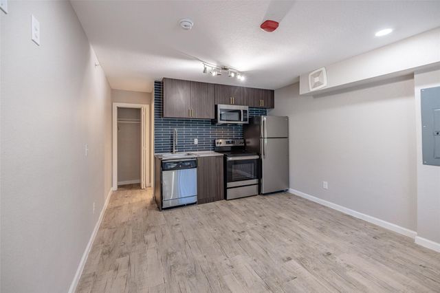 9220 N Interstate 35, Austin, TX 78753