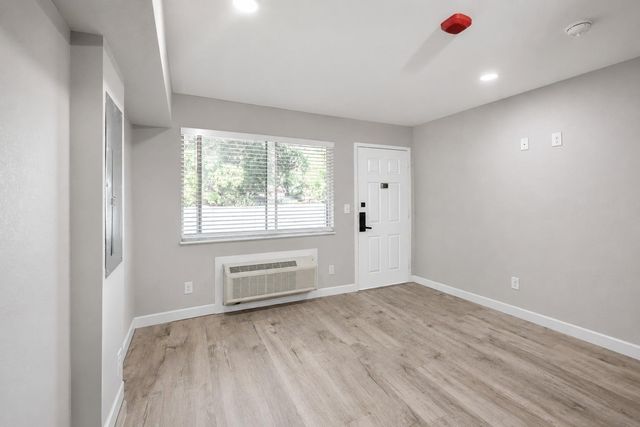 9220 N Interstate 35, Austin, TX 78753