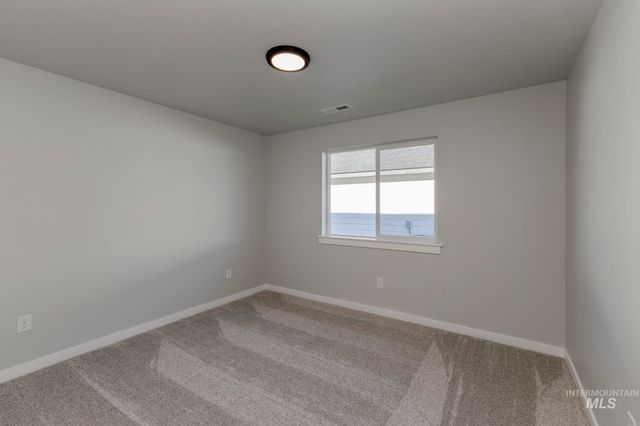 5326 E Phelps Lake Dr, Nampa, ID 83687