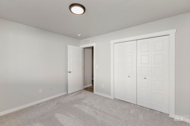 5326 E Phelps Lake Dr, Nampa, ID 83687