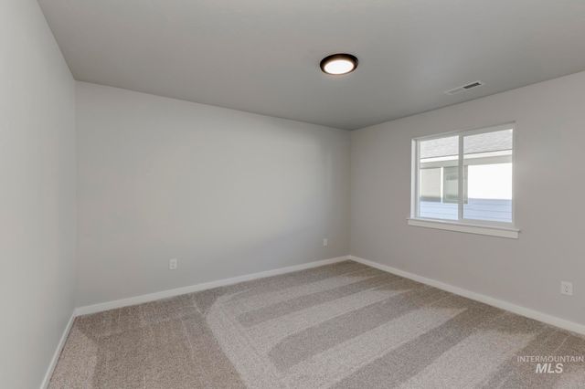 5326 E Phelps Lake Dr, Nampa, ID 83687