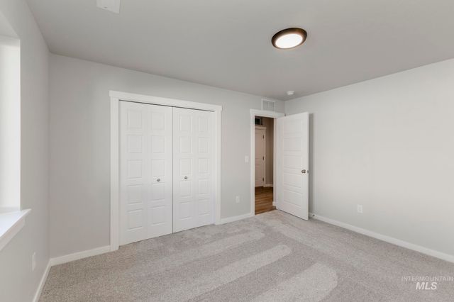 5326 E Phelps Lake Dr, Nampa, ID 83687