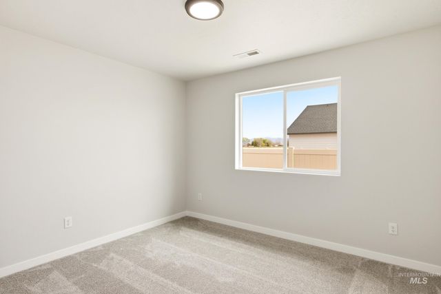 5326 E Phelps Lake Dr, Nampa, ID 83687