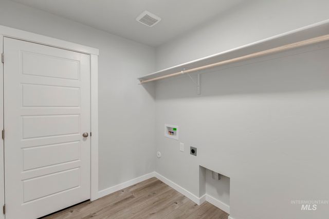 5326 E Phelps Lake Dr, Nampa, ID 83687