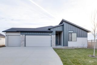 5326 E Phelps Lake Dr, Nampa, ID 83687