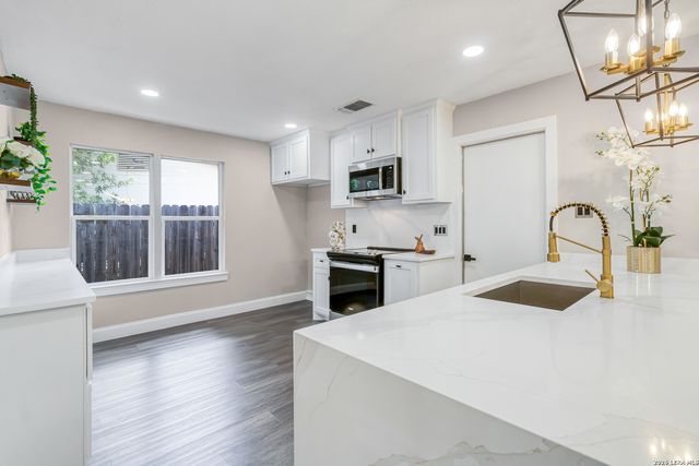 11406 Clints Wls, San Antonio, TX 78245