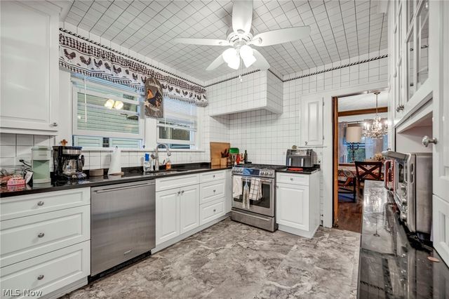4589 S Hills Drive, Cleveland, OH 44109