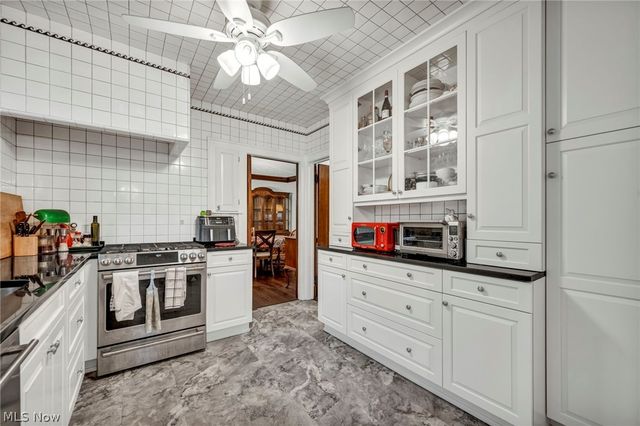 4589 S Hills Drive, Cleveland, OH 44109