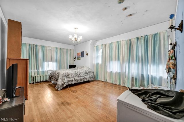 4589 S Hills Drive, Cleveland, OH 44109