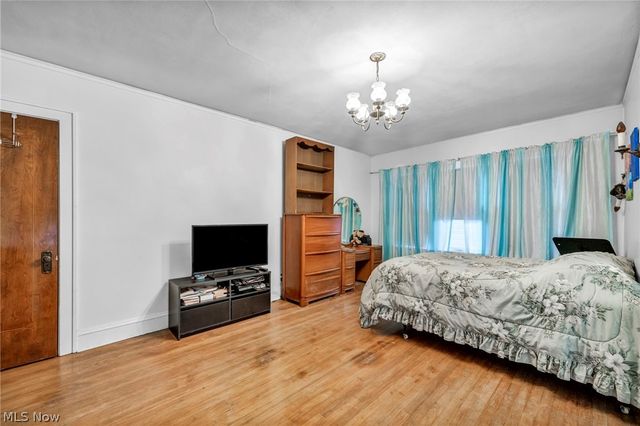 4589 S Hills Drive, Cleveland, OH 44109