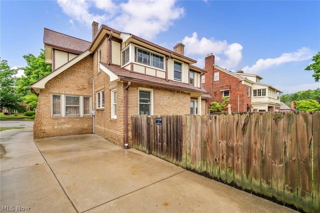 4589 S Hills Drive, Cleveland, OH 44109