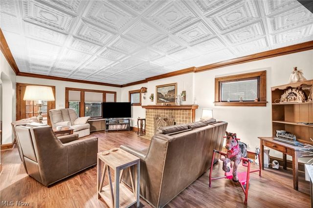4589 S Hills Drive, Cleveland, OH 44109