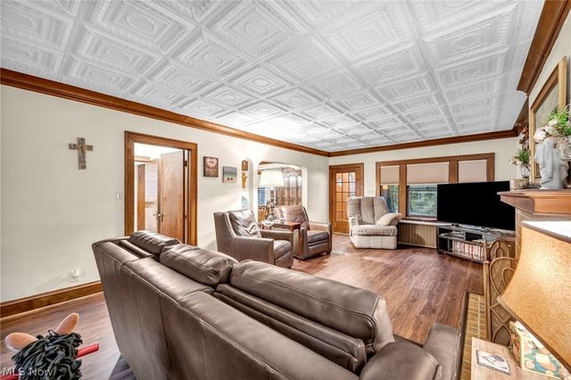 4589 S Hills Drive, Cleveland, OH 44109