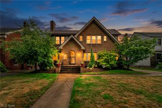 4589 S Hills Drive, Cleveland, OH 44109