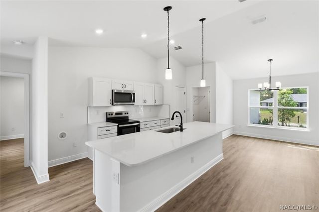 9204 N Athens Drive, Dunnellon, FL 34433