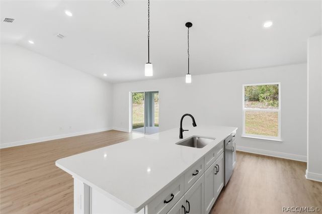 9204 N Athens Drive, Dunnellon, FL 34433
