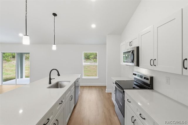 9204 N Athens Drive, Dunnellon, FL 34433
