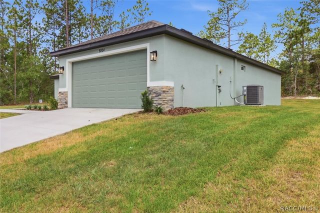 9204 N Athens Drive, Dunnellon, FL 34433