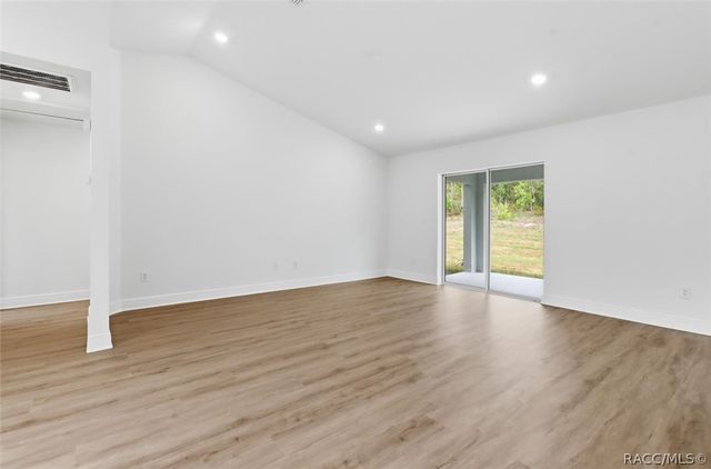 9204 N Athens Drive, Dunnellon, FL 34433