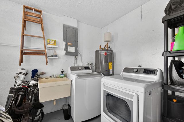 607 SE Forgal Street SE, Port St Lucie, FL 34983