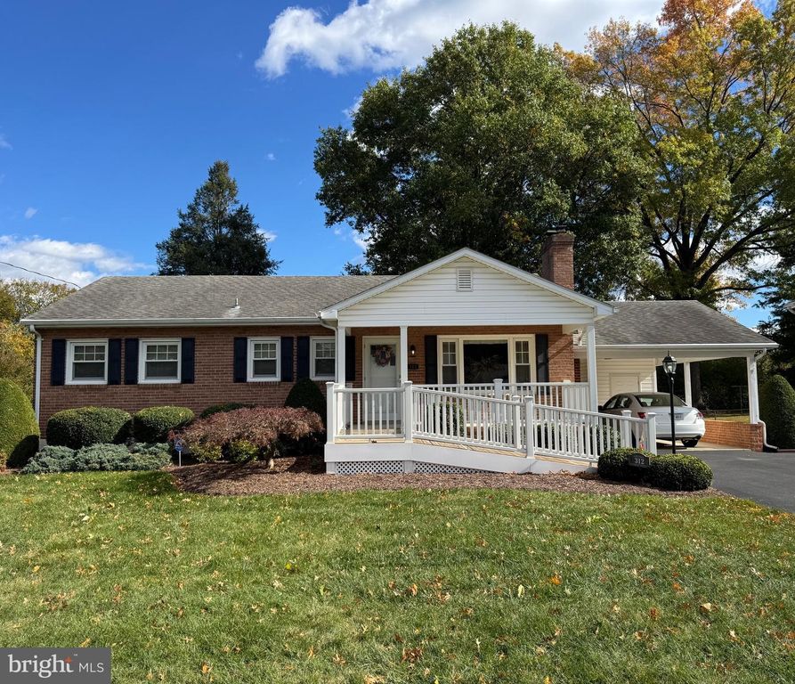 312 FOX DR, Winchester, VA 22601